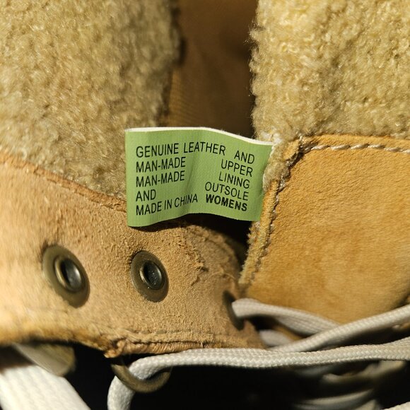 Women's size 9 Timberland boots - Picture 4 of 7